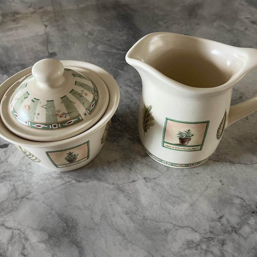 Pfaltzgraff Naturewood Creamer and Surgar Bowl
